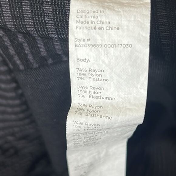 Fabletics Black Shauna Seamless Midi Bra Womens S Ribbed Low Impact Athleisure - Picture 4 of 5